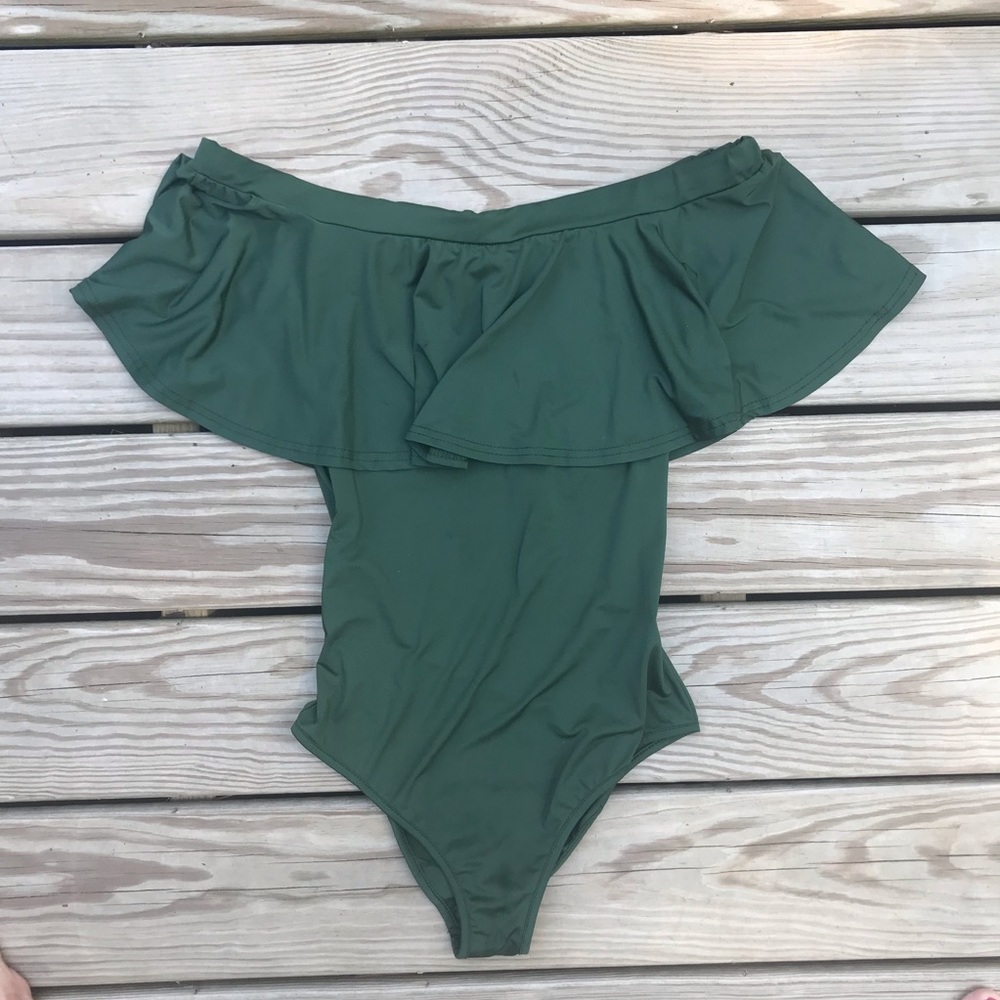 Off-the-shoulder Bathing Suit